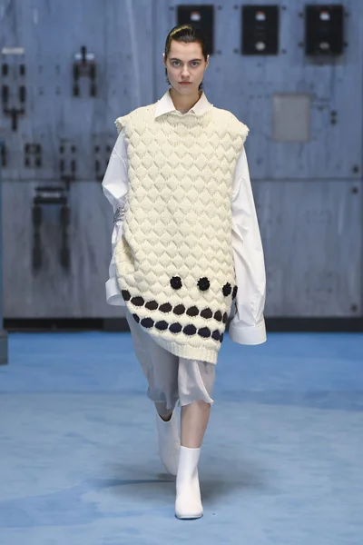 Look 9